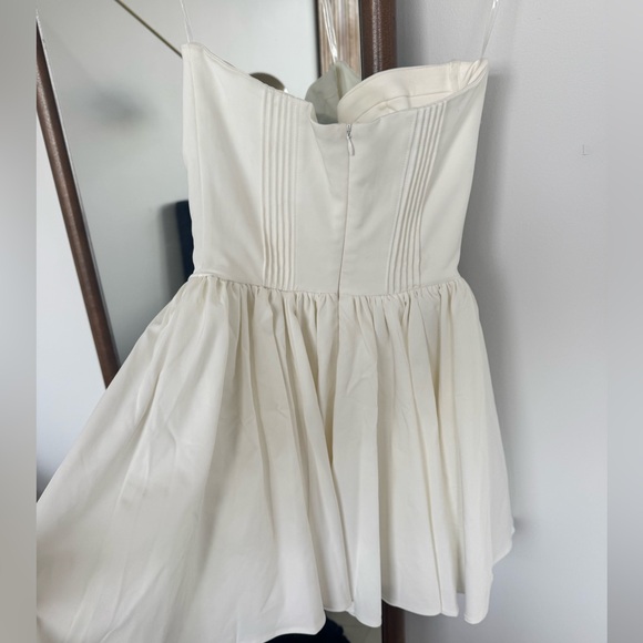 ❌SOLD❌House Of CB White Strapless Dress (Katherine) - Picture 4 of 5